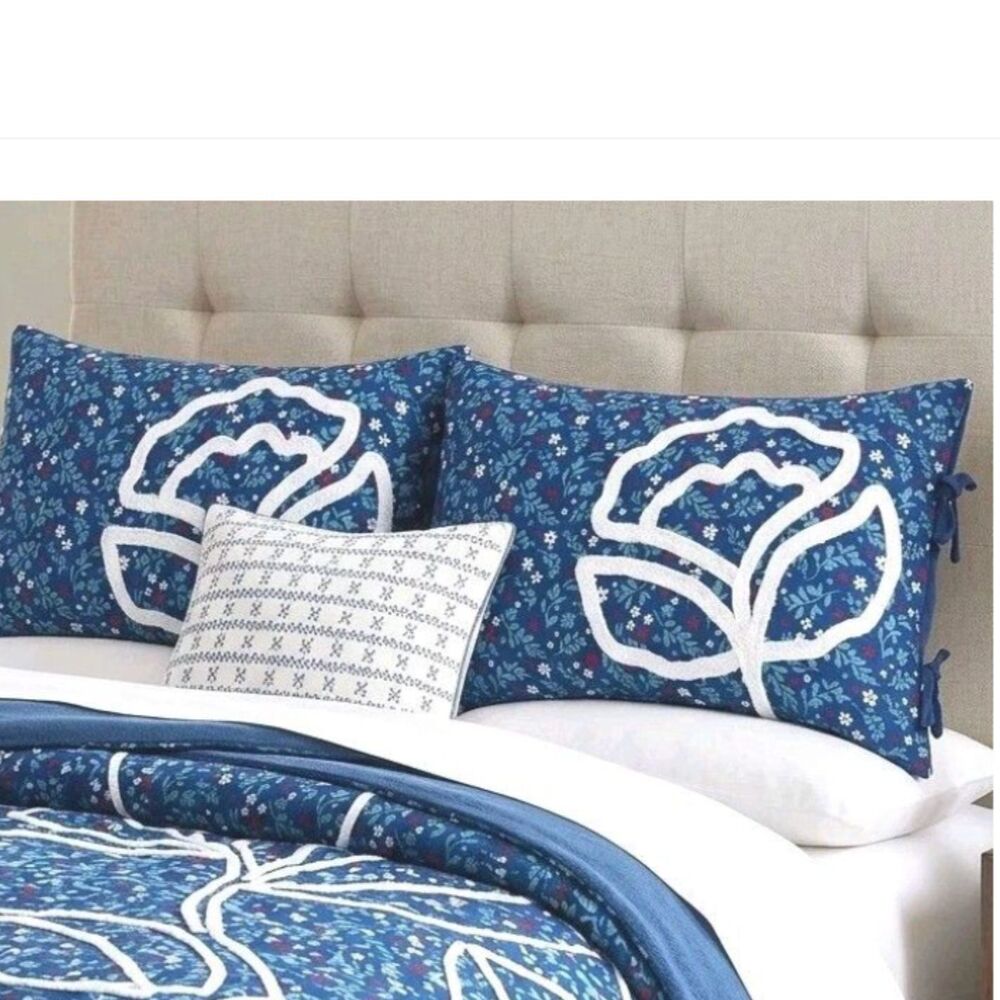 Pioneer Woman Tufted Floral Chenille Blue Standard Shams pillow cases set of 2
